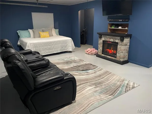 $468,000 | 2255 Lakeshore Drive, Cuba, MO 65453