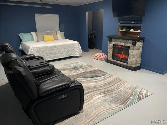 $445,000 | 2255 Lakeshore Drive, Cuba, MO 65453