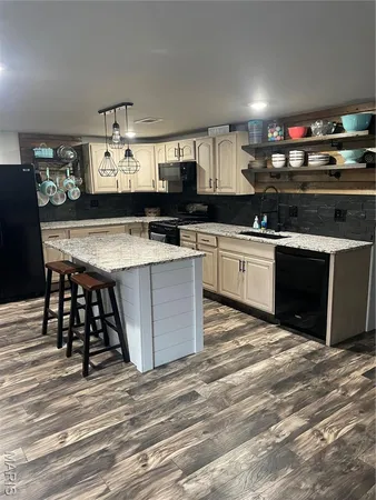 $468,000 | 2255 Lakeshore Drive, Cuba, MO 65453