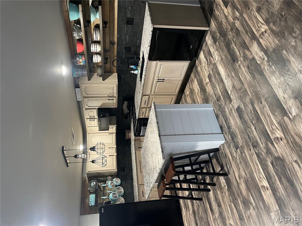 2255 Lakeshore Drive Cuba, MO 65453 - Photo 2 of 27