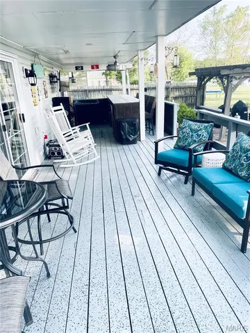 $445,000 | 2255 Lakeshore Drive, Cuba, MO 65453