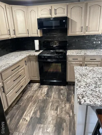 $468,000 | 2255 Lakeshore Drive, Cuba, MO 65453