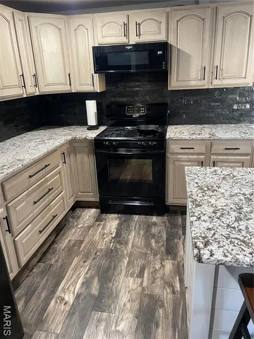 $445,000 | 2255 Lakeshore Drive, Cuba, MO 65453