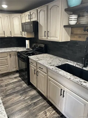 $468,000 | 2255 Lakeshore Drive, Cuba, MO 65453