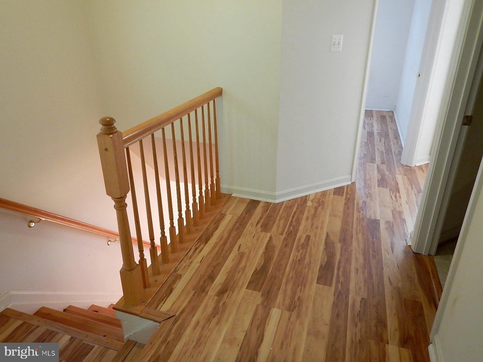 6005 York Road Baltimore, MD 21212 - Photo 14 of 31 2nd floor landing/hallway
