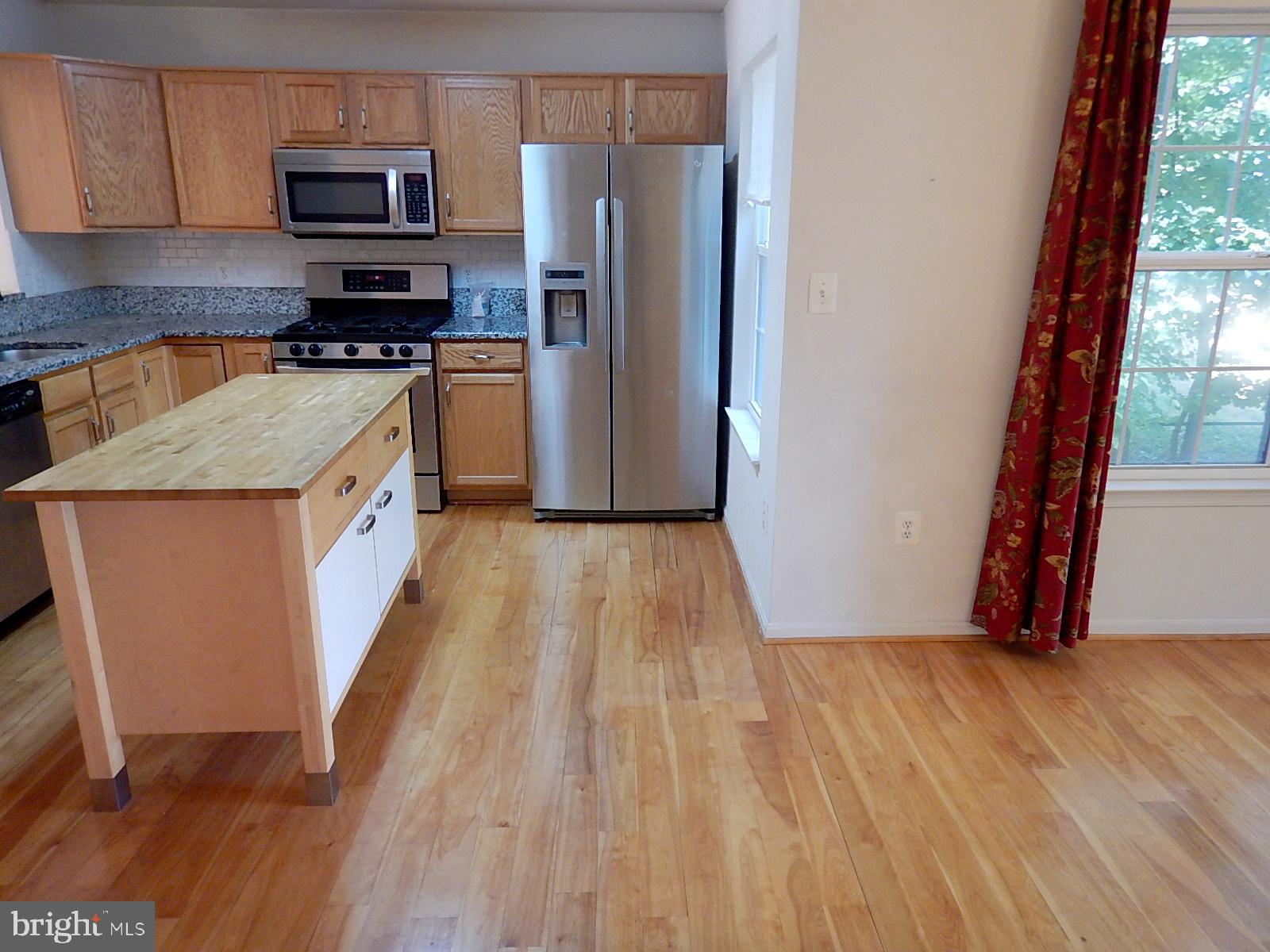 6005 York Road Baltimore, MD 21212 - Photo 2 of 31 All Stainless Steel appliances
