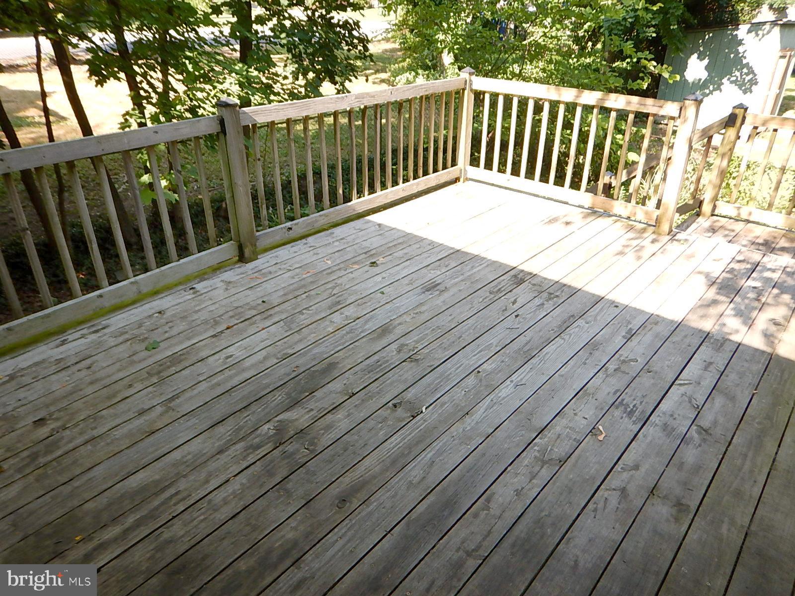 6005 York Road Baltimore, MD 21212 - Photo 6 of 31 Deck on the back of the home