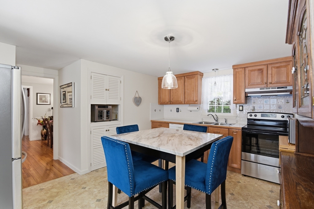 22 Johnson Lane Yarmouth, MA 02673 - Photo 5 of 23