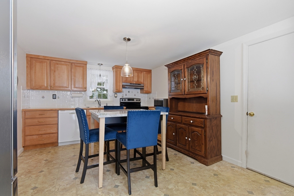 22 Johnson Lane Yarmouth, MA 02673 - Photo 6 of 23