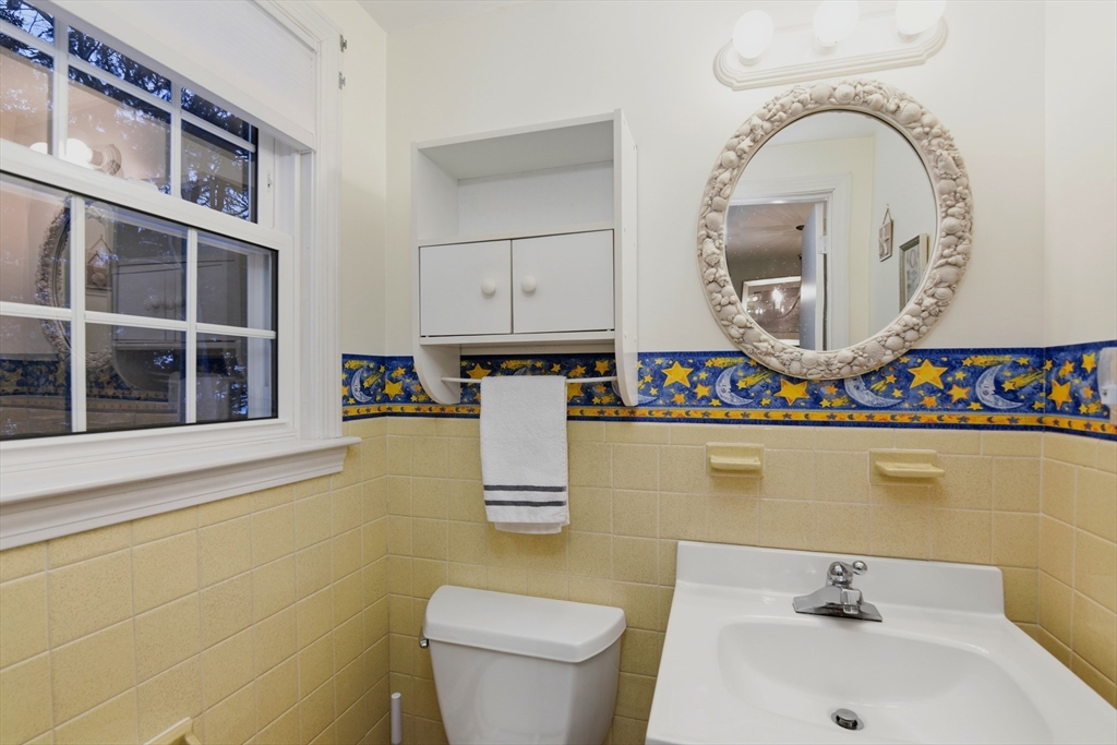 22 Johnson Lane Yarmouth, MA 02673 - Photo 10 of 23