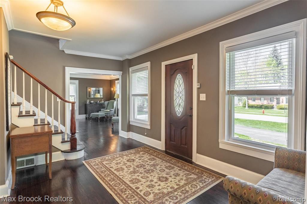18277 Beverly Road Beverly Hills, MI 48025 - Photo 4 of 44
