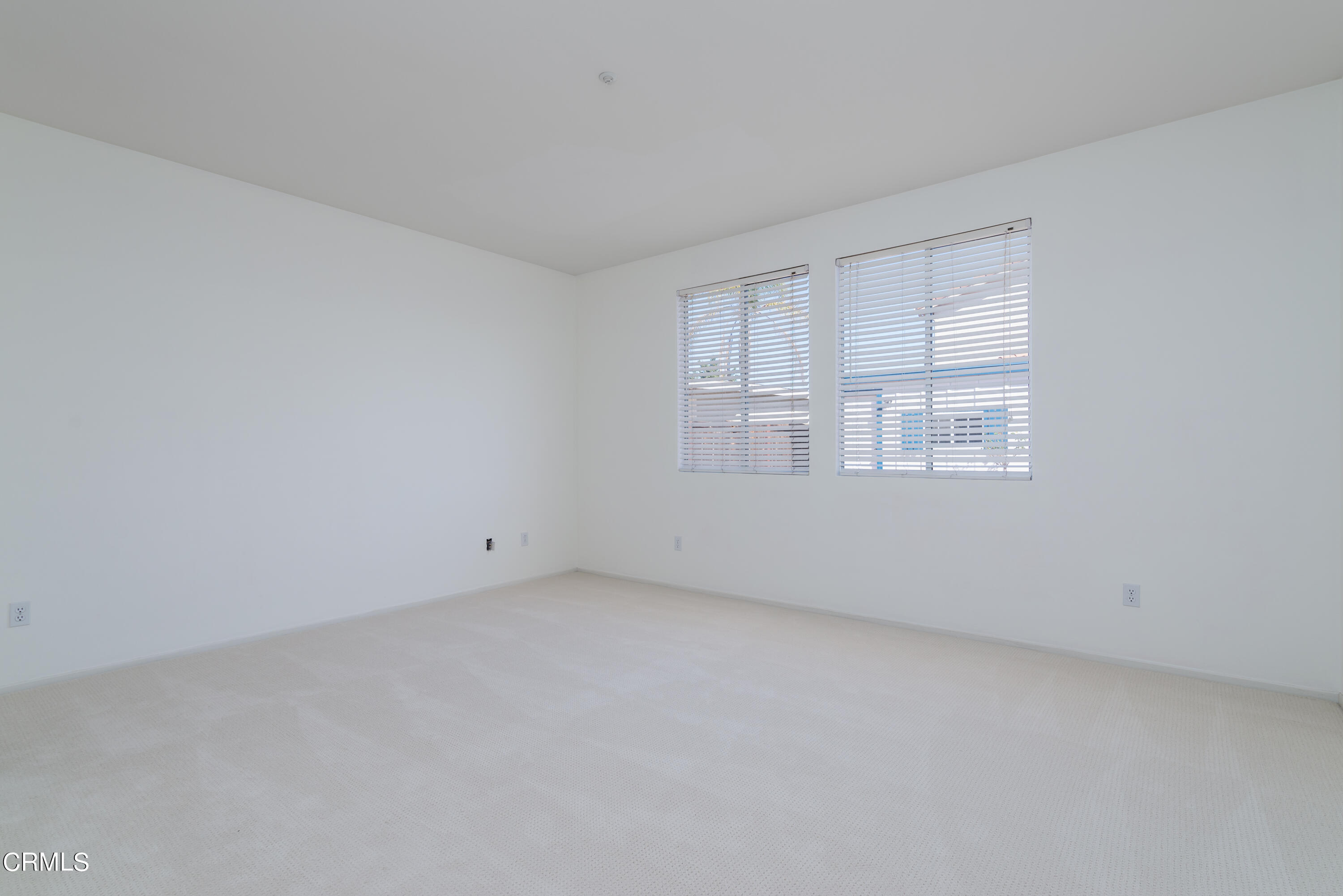 810 Rosalinda Drive Oxnard, CA 93030 - Photo 18 of 24 an empty room with windows