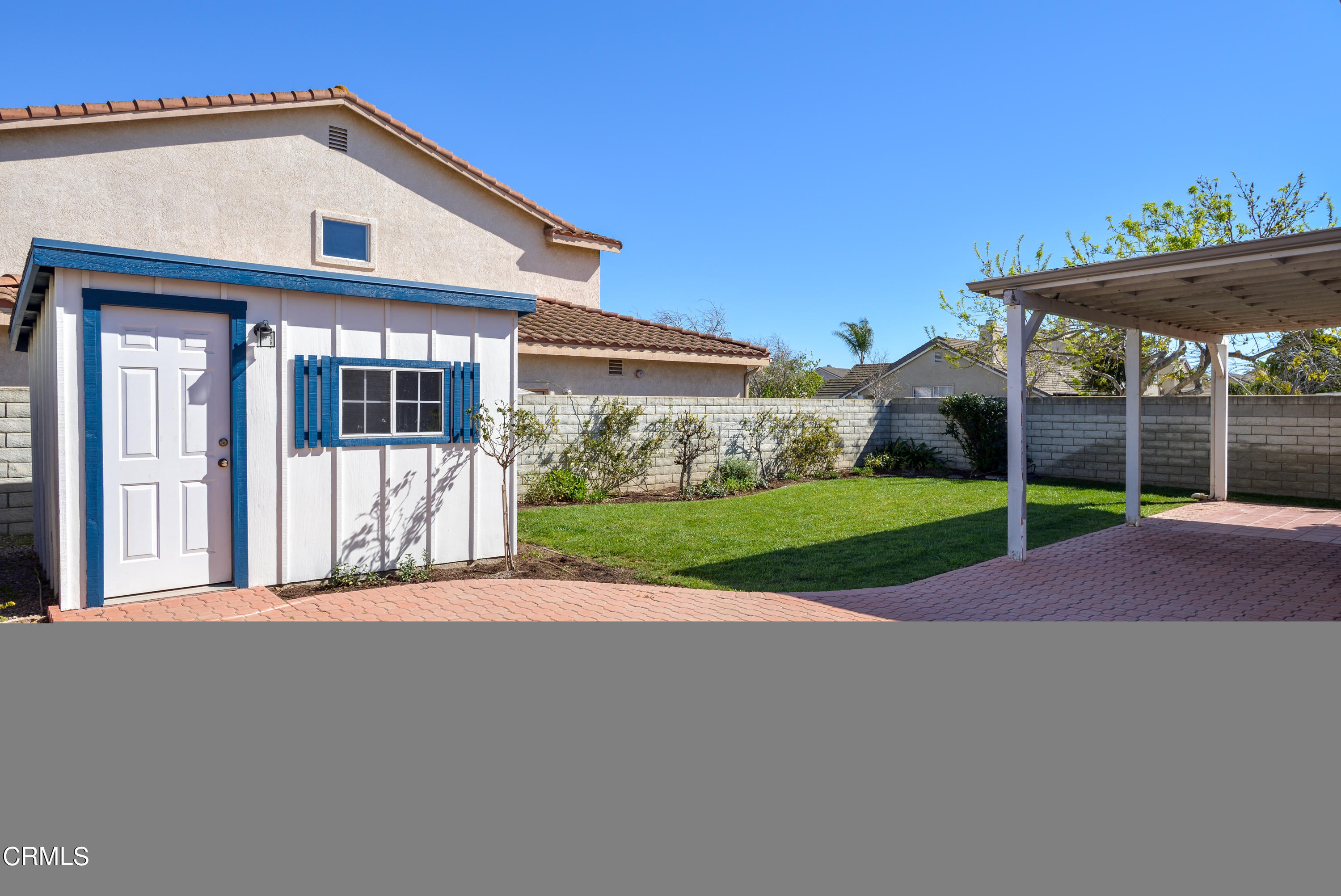 810 Rosalinda Drive Oxnard, CA 93030 - Photo 5 of 24 a view of a house with a yard