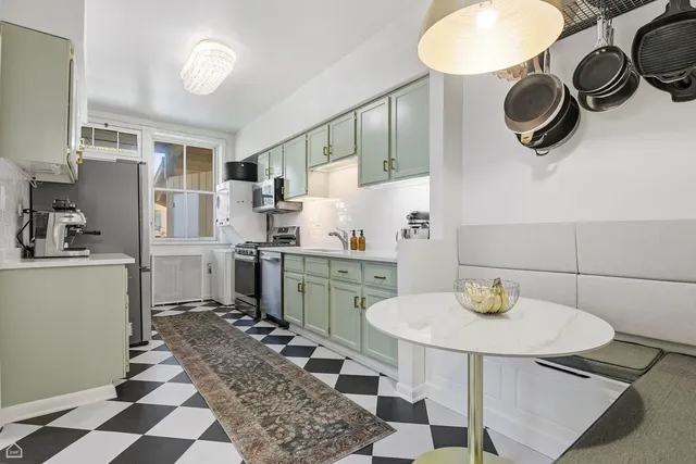 $359,000 | 5522 South Everett Avenue, Unit 3S, Chicago, IL 60637