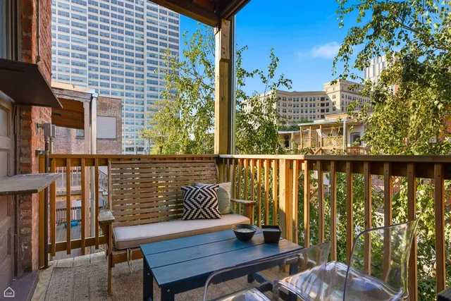 $359,000 | 5522 South Everett Avenue, Unit 3S, Chicago, IL 60637