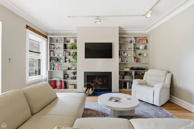 $359,000 | 5522 South Everett Avenue, Unit 3S, Chicago, IL 60637