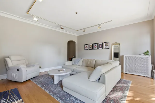 $359,000 | 5522 South Everett Avenue, Unit 3S, Chicago, IL 60637