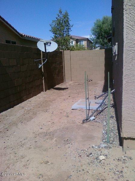 6857 West Carter Road Laveen, AZ 85339 - Photo 3 of 19 sideyard
