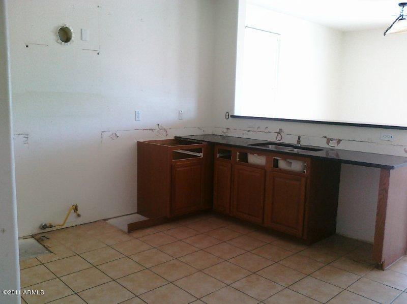 6857 West Carter Road Laveen, AZ 85339 - Photo 10 of 19 kitchen