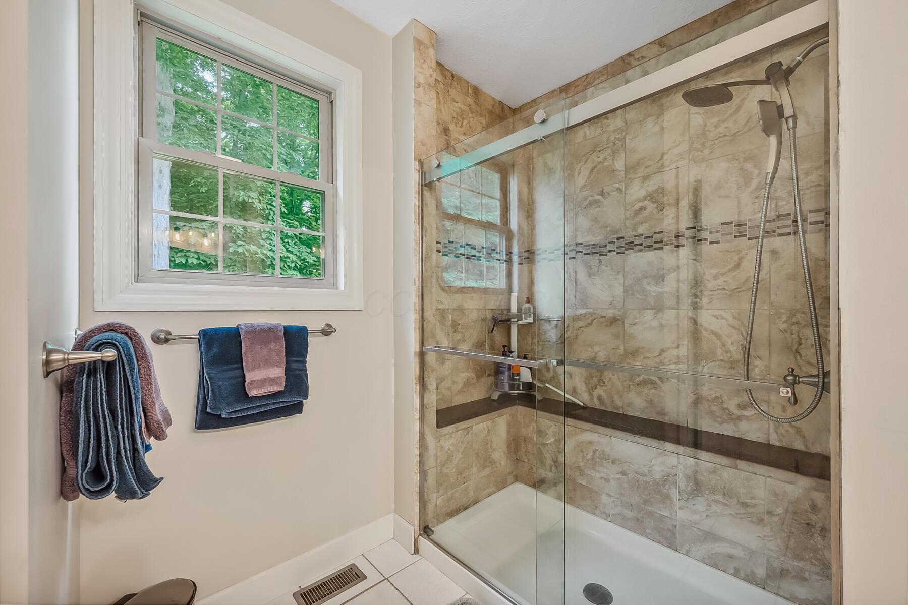 1554 Hanover Road Delaware, OH 43015 - Photo 40 of 72 Primary Bath