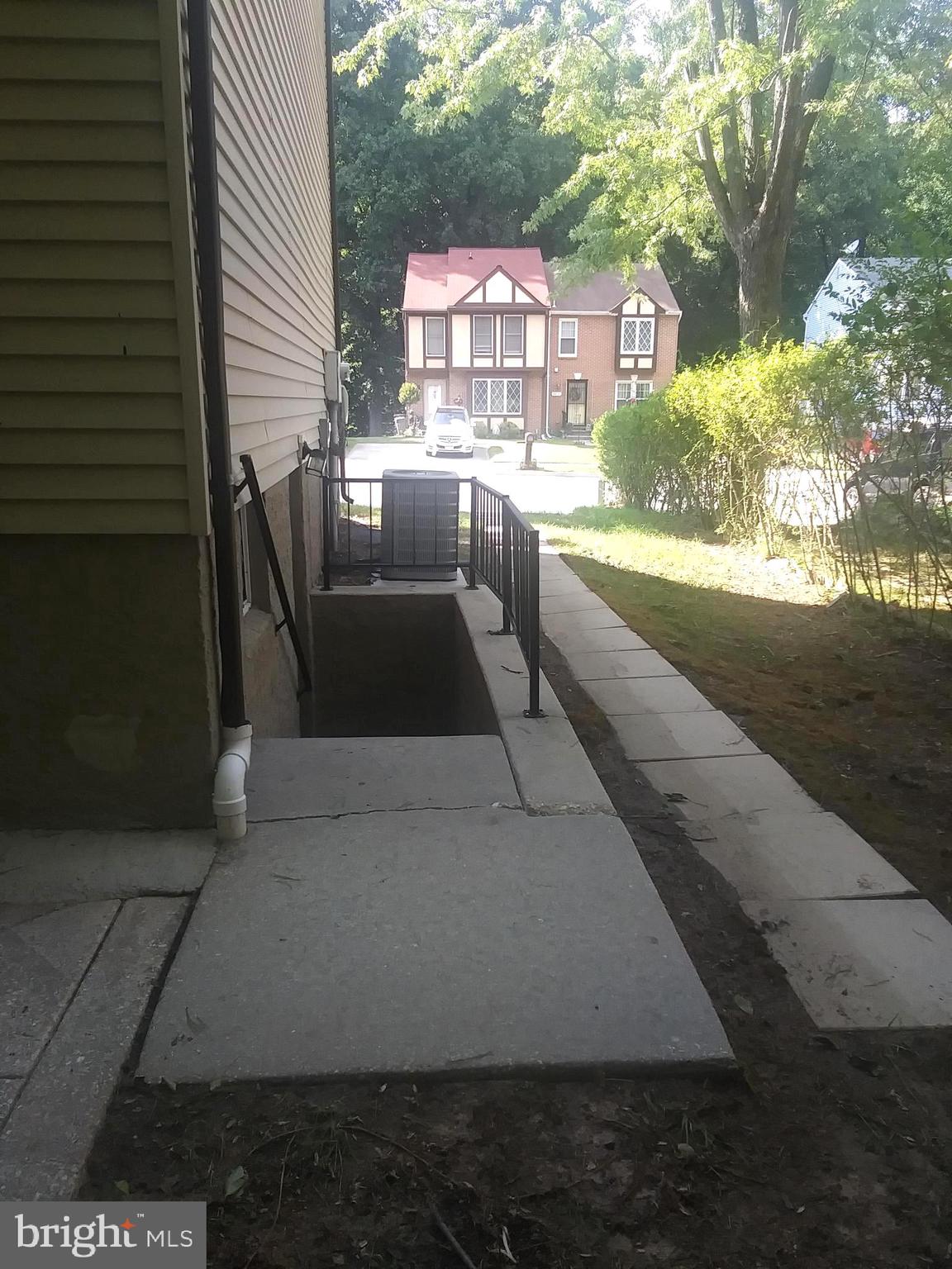 4817 Hawksbury Road Baltimore, MD 21208 - Photo 16 of 18