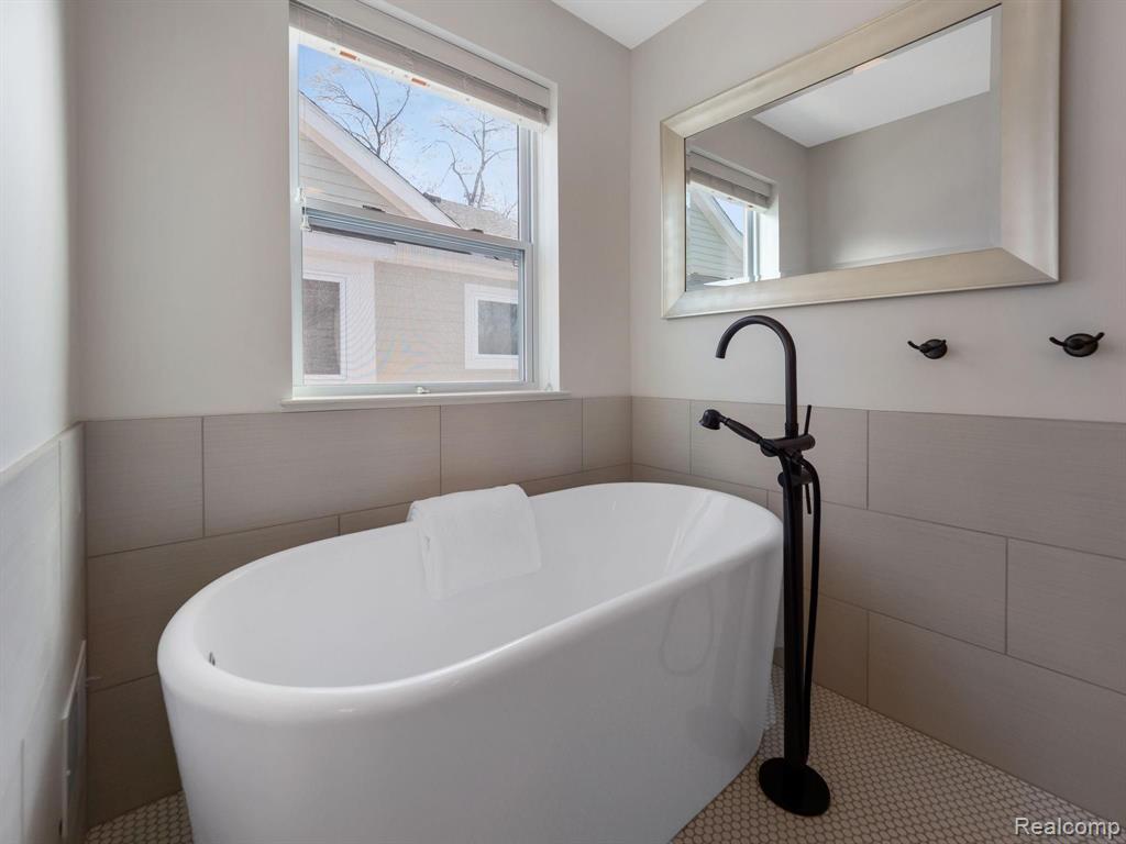 2834 Manchester Road Birmingham, MI 48009 - Photo 22 of 36