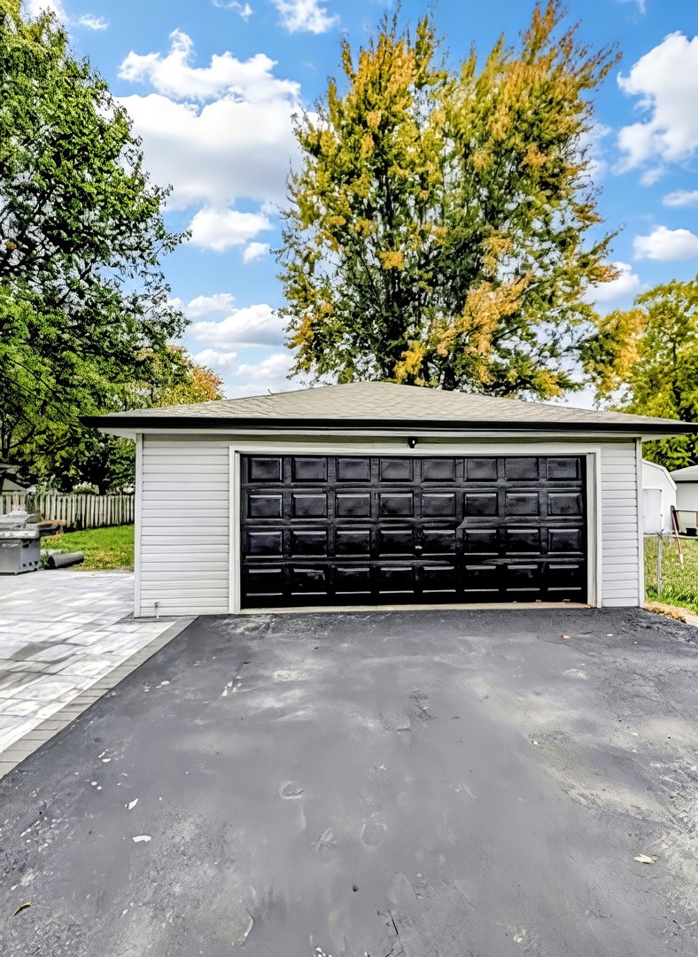 3605 Juniper Avenue Joliet, IL 60431 - Photo 4 of 18 a view of wooden floor with a dry yard