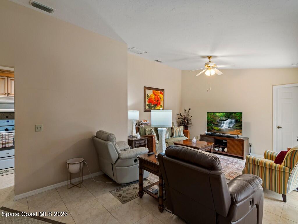 727 Timber Ridge Trail Southwest, Unit C Vero Beach, FL 32962 - Photo 3 of 41 Resized016