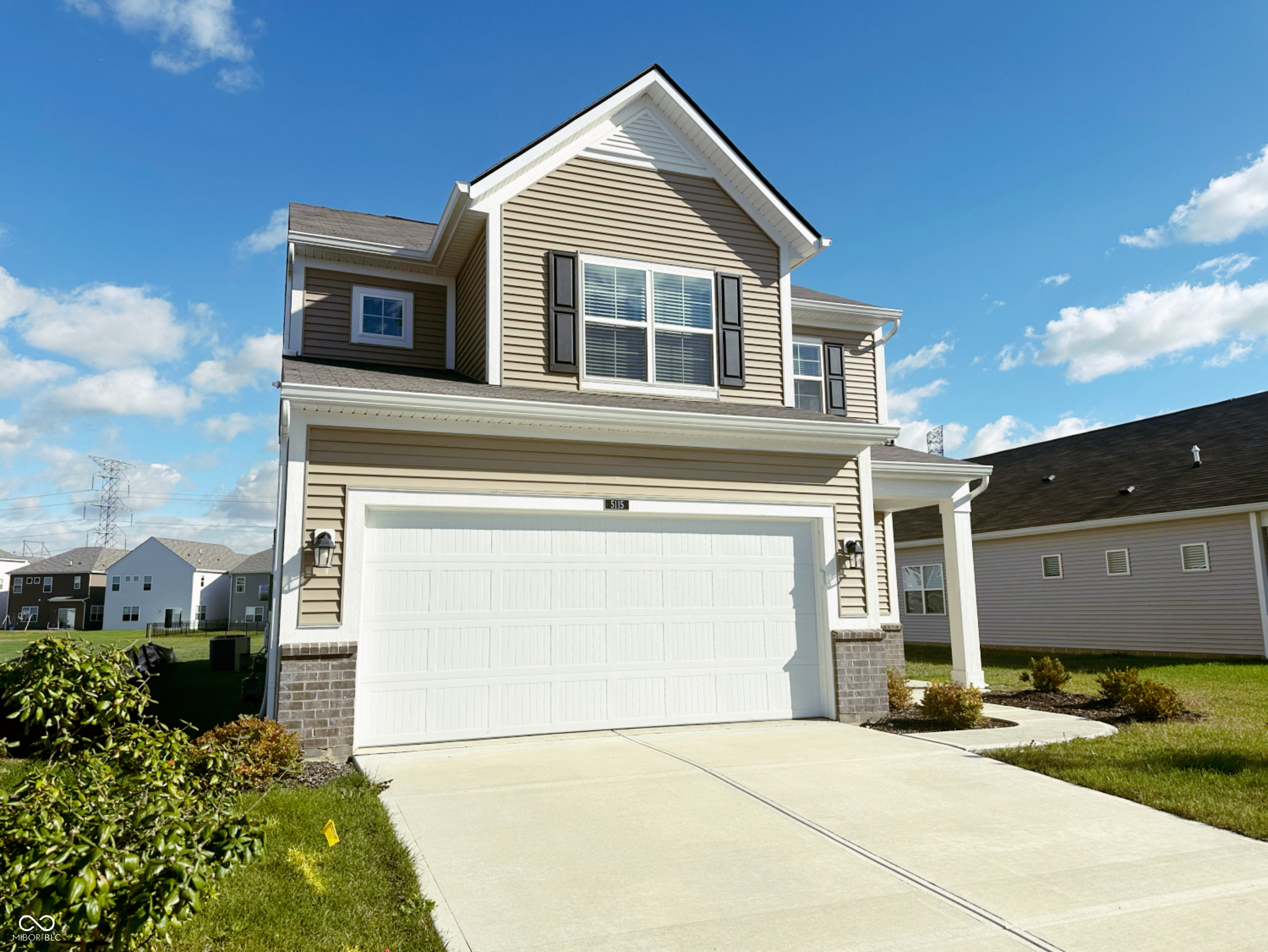 5115 Triple Crown Way Indianapolis, IN 46237 - Photo 2 of 34