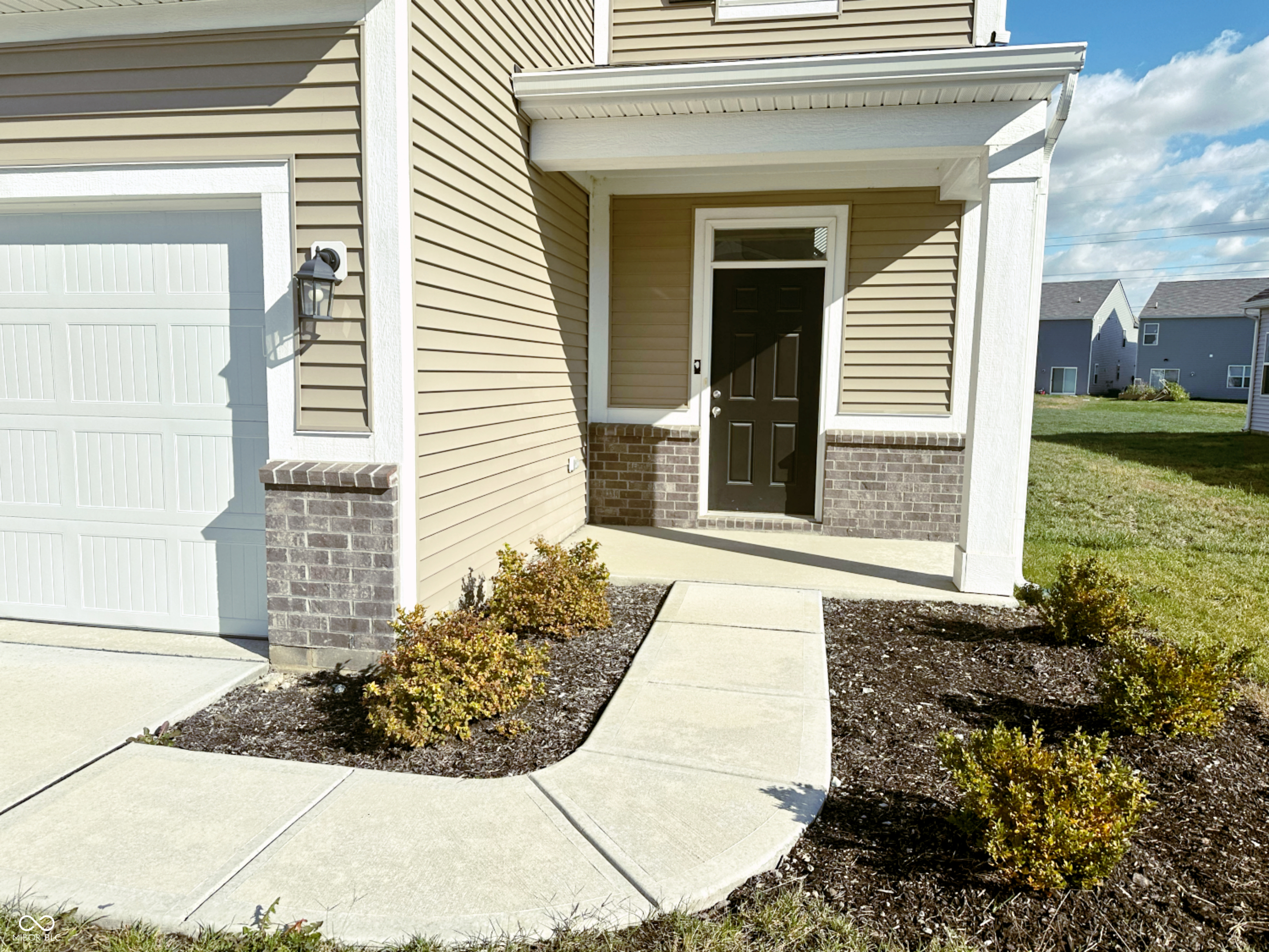5115 Triple Crown Way Indianapolis, IN 46237 - Photo 4 of 34