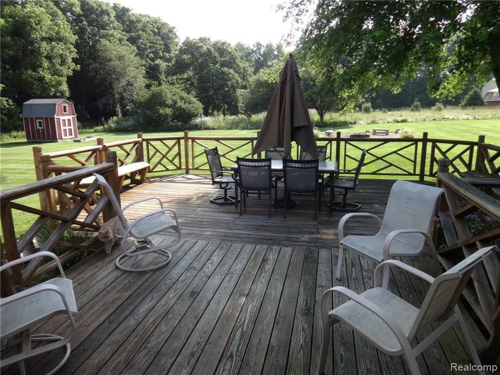 2705 Hubert Road Brighton, MI 48114 - Photo 12 of 20 image.jpg