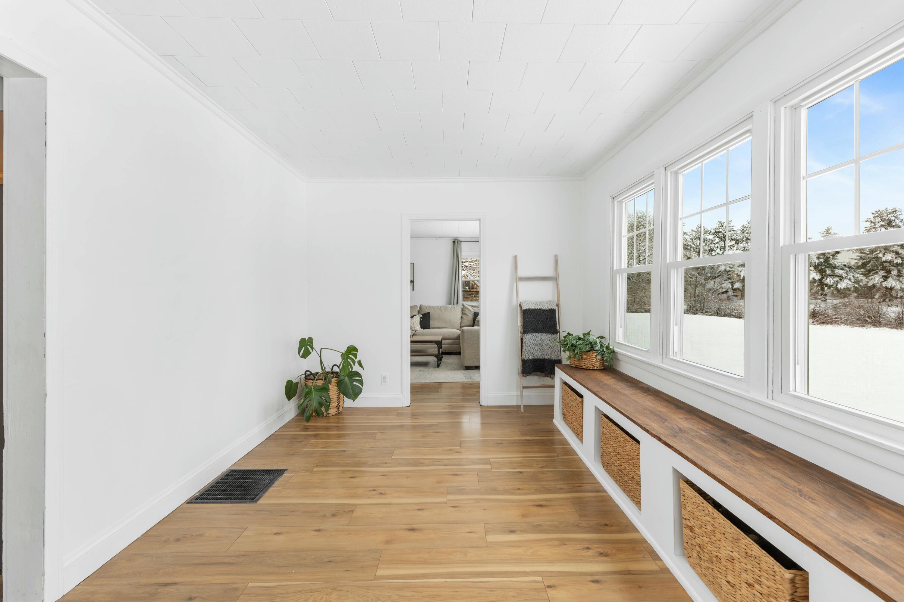 181 North Gorham Road Gorham, ME 04038 - Photo 17 of 26 Entryway