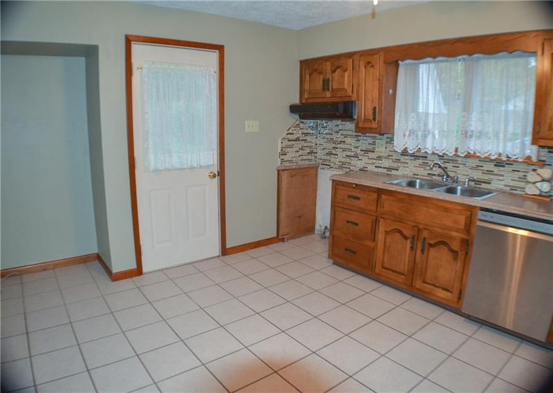 1245 Old State Road Apollo, PA 15613 - Photo 5 of 25