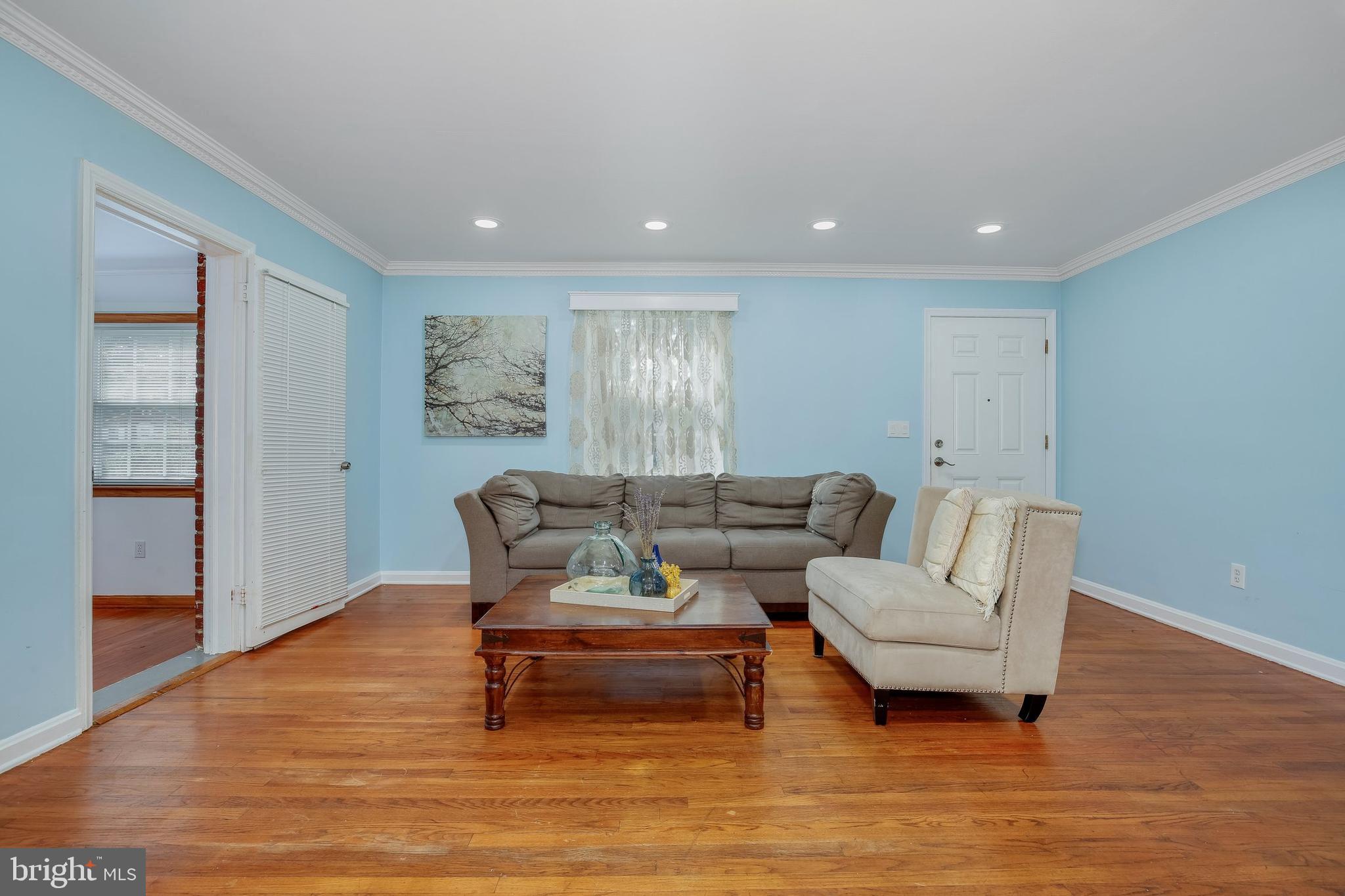 2907 Collins Avenue Silver Spring, MD 20902 - Photo 2 of 32 Gallery Image 2