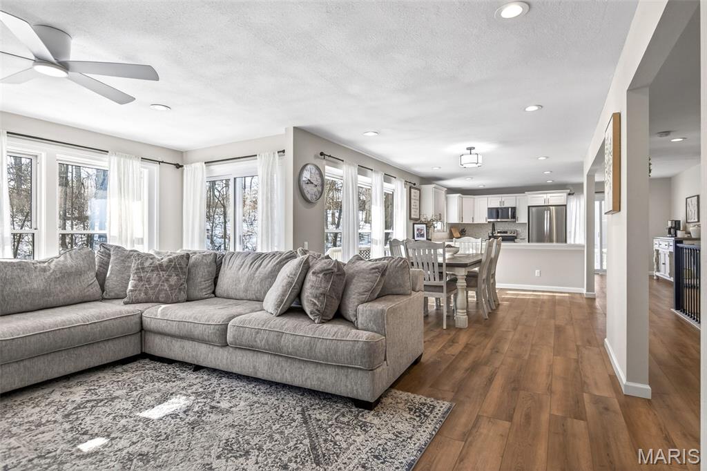 836 Wheelwright Drive Manchester, MO 63021 - Photo 3 of 47