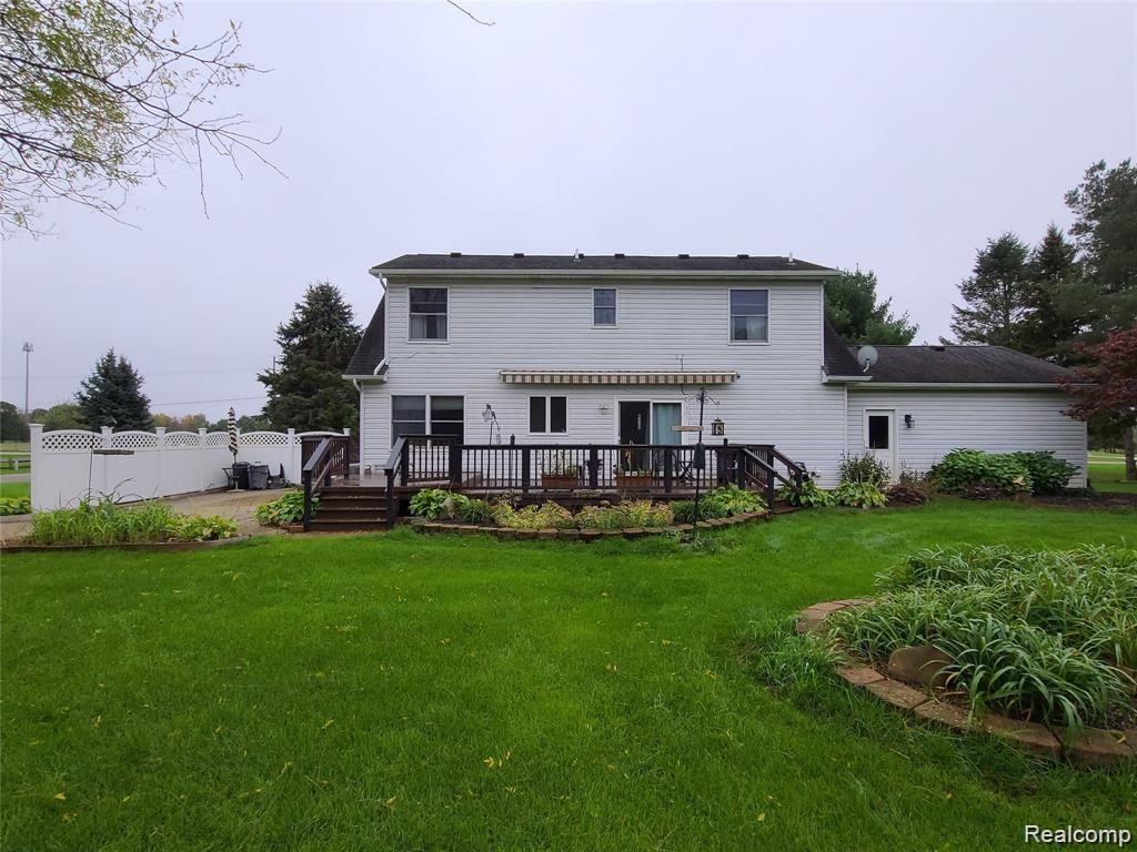 3082 West Coon Lake Road Howell, MI 48843 - Photo 8 of 32 Back.jpg
