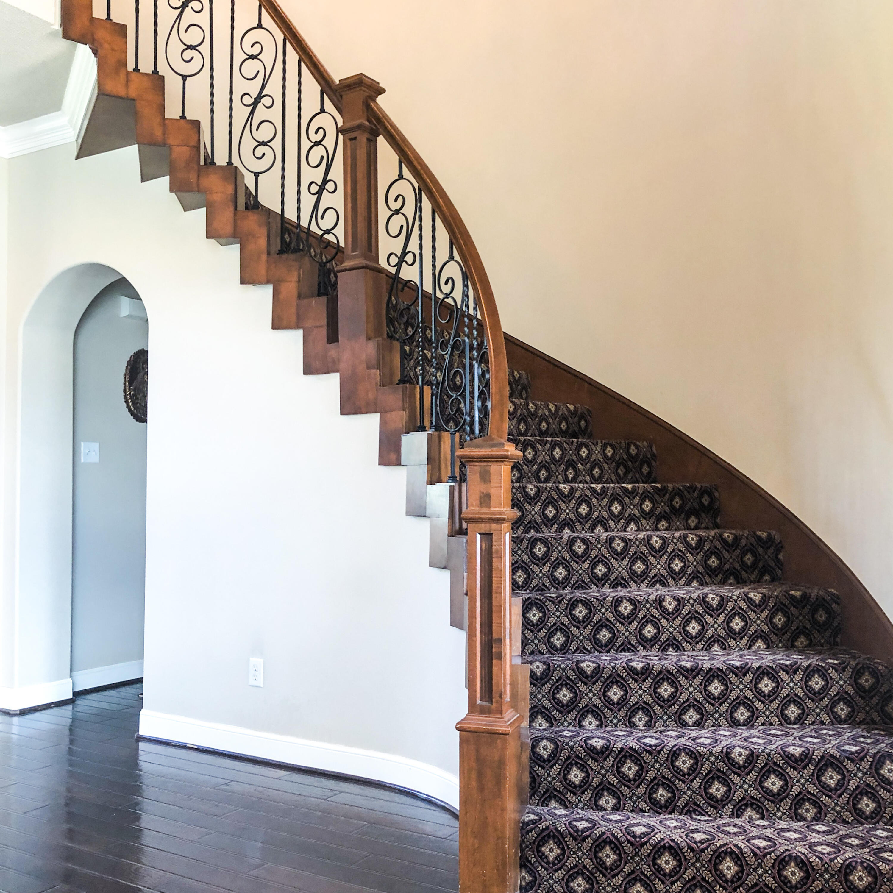 5502 156th Street Lubbock, TX 79424 - Photo 9 of 37 a view of entryway with wooden floor