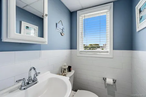 $1,199,999 | 159 Driftwood Drive, West Islip, NY 11795