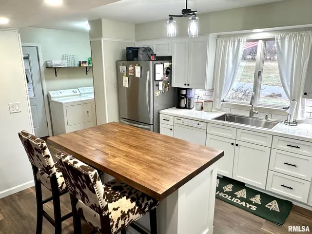 $299,900 | 5 Book Lane, Jacksonville, IL 62650