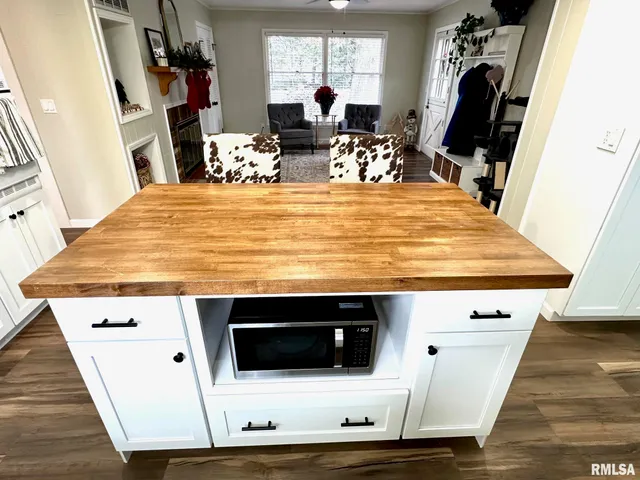 $299,900 | 5 Book Lane, Jacksonville, IL 62650