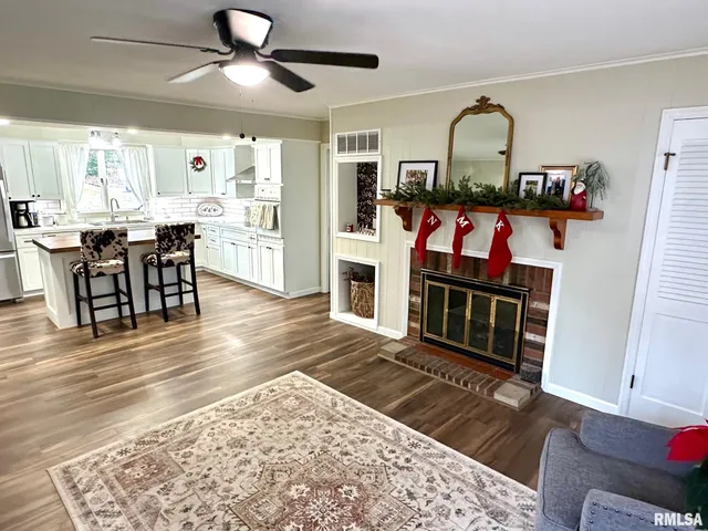 $299,900 | 5 Book Lane, Jacksonville, IL 62650