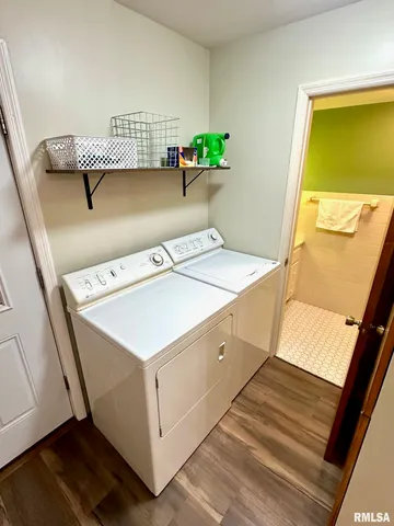 $299,900 | 5 Book Lane, Jacksonville, IL 62650