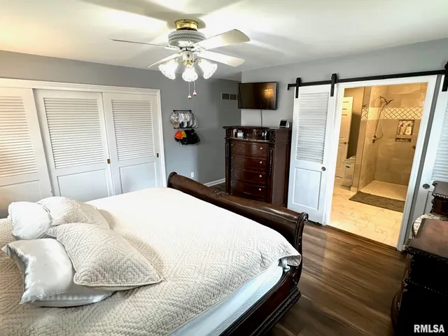 $299,900 | 5 Book Lane, Jacksonville, IL 62650