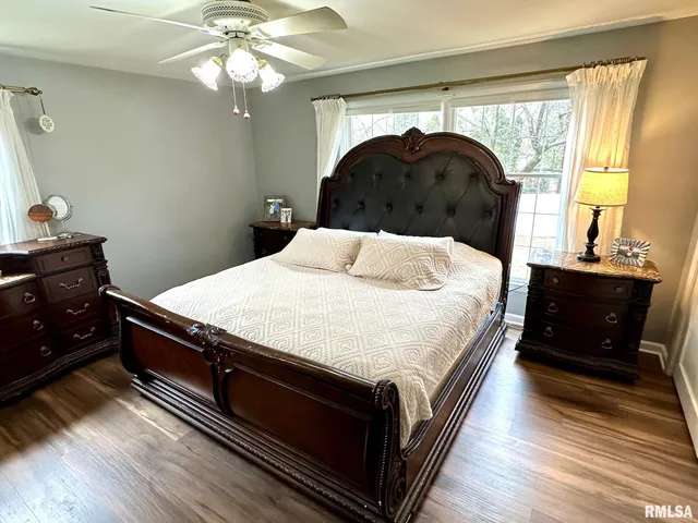 $299,900 | 5 Book Lane, Jacksonville, IL 62650