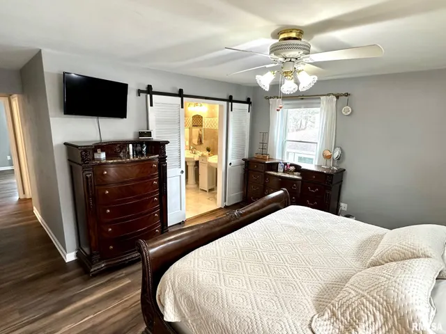 $299,900 | 5 Book Lane, Jacksonville, IL 62650