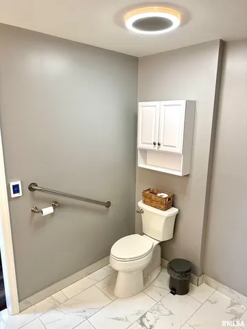 $299,900 | 5 Book Lane, Jacksonville, IL 62650