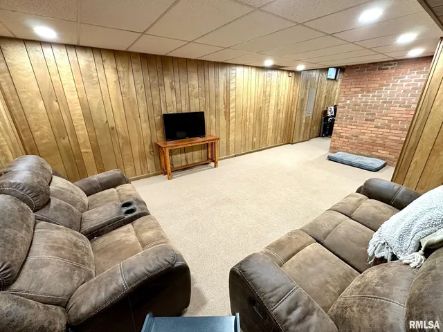 $299,900 | 5 Book Lane, Jacksonville, IL 62650