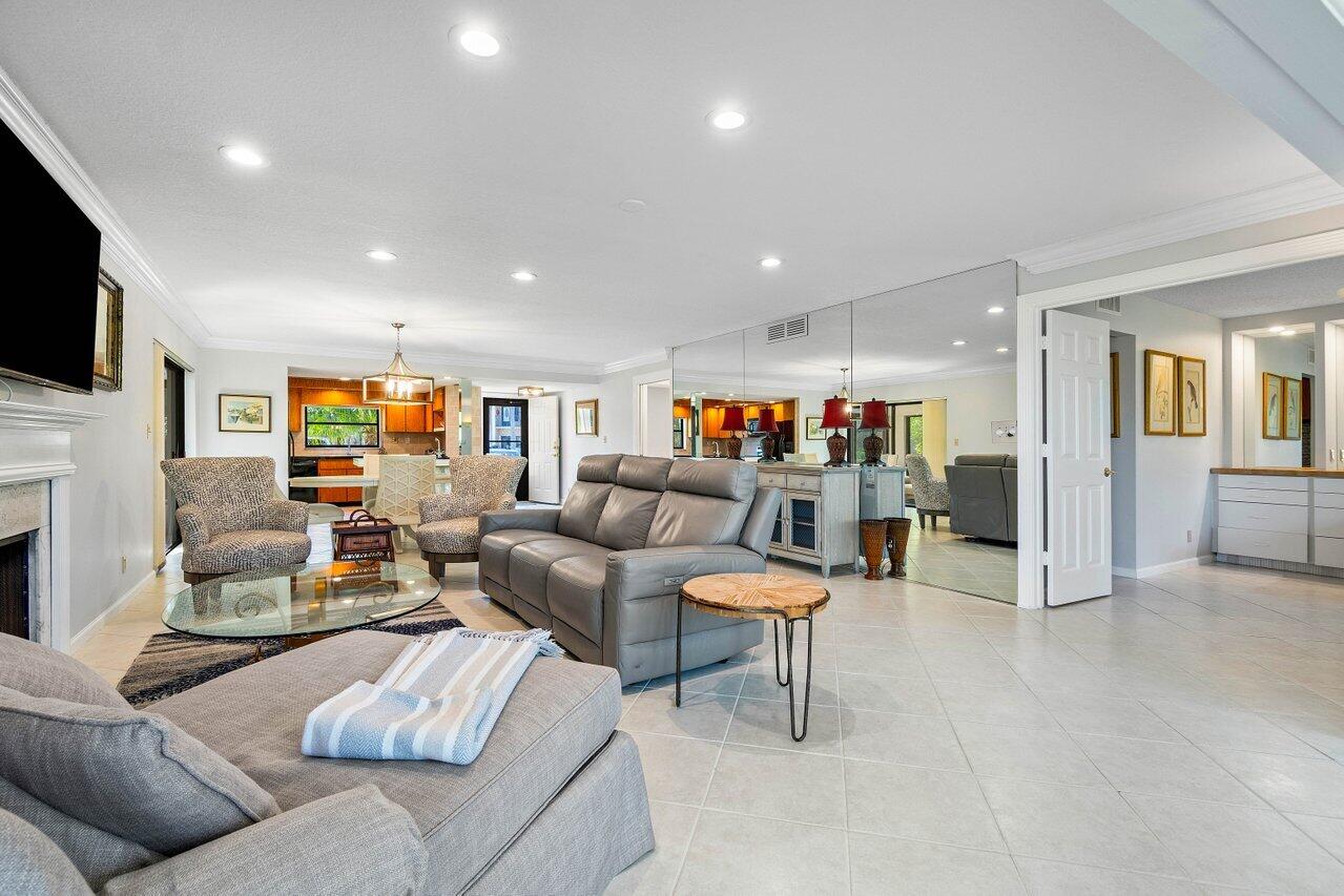 401 Clubhouse Circle, Unit 401A Jupiter, FL 33477 - Photo 13 of 34 014-401ClubhouseCircle-Jupiter-FL-33477-