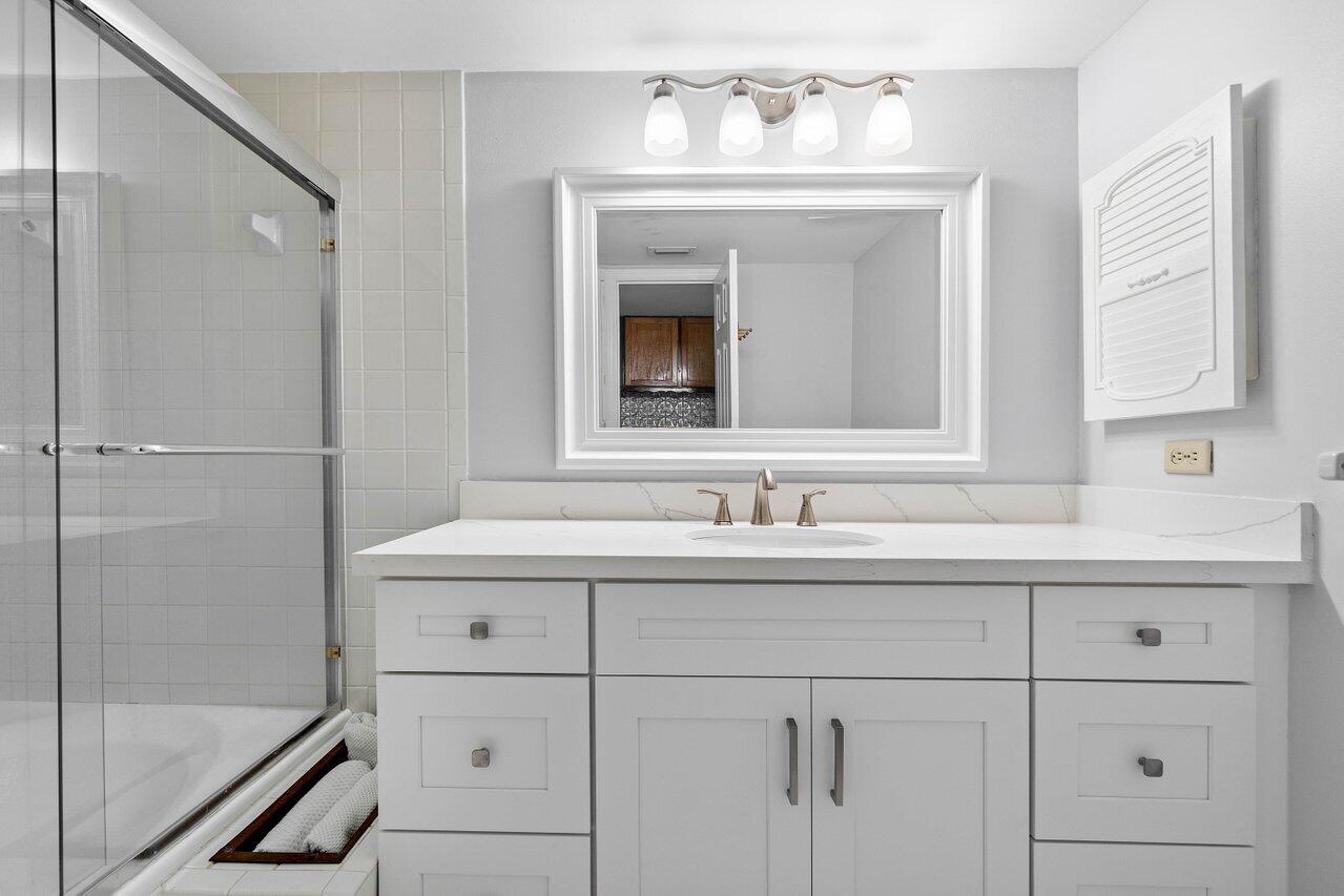 401 Clubhouse Circle, Unit 401A Jupiter, FL 33477 - Photo 16 of 34 019-401ClubhouseCircle-Jupiter-FL-33477-