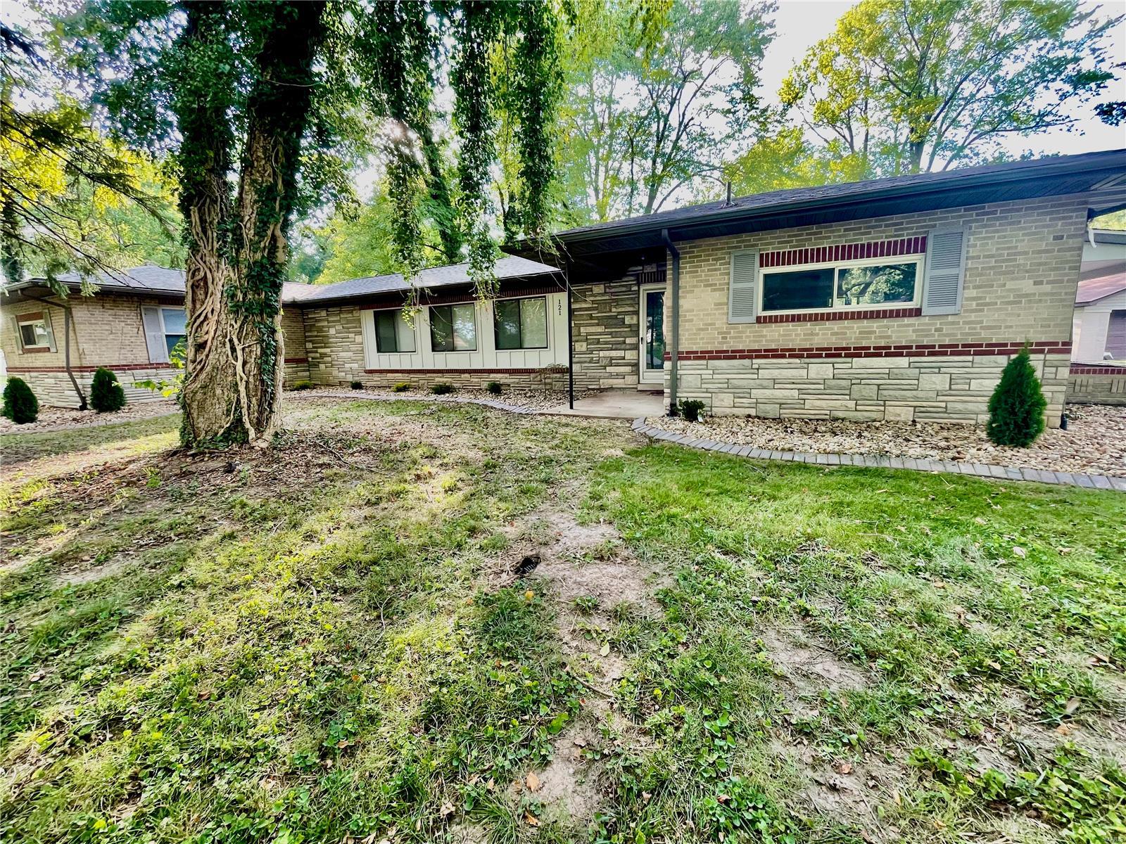 121 Alice Drive O'Fallon, IL 62269 - Photo 2 of 35